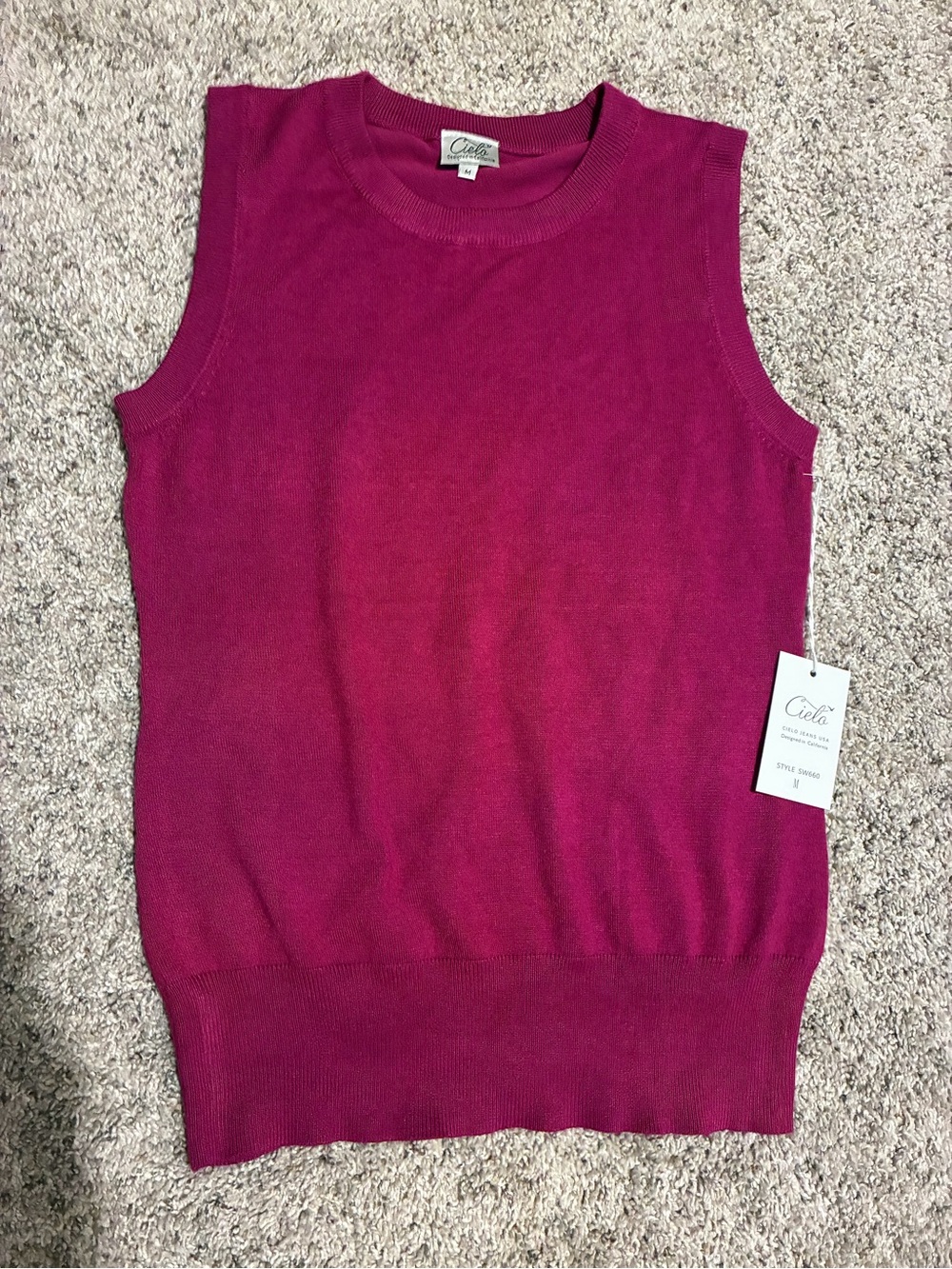 Cielo NWT sweater vest magenta
